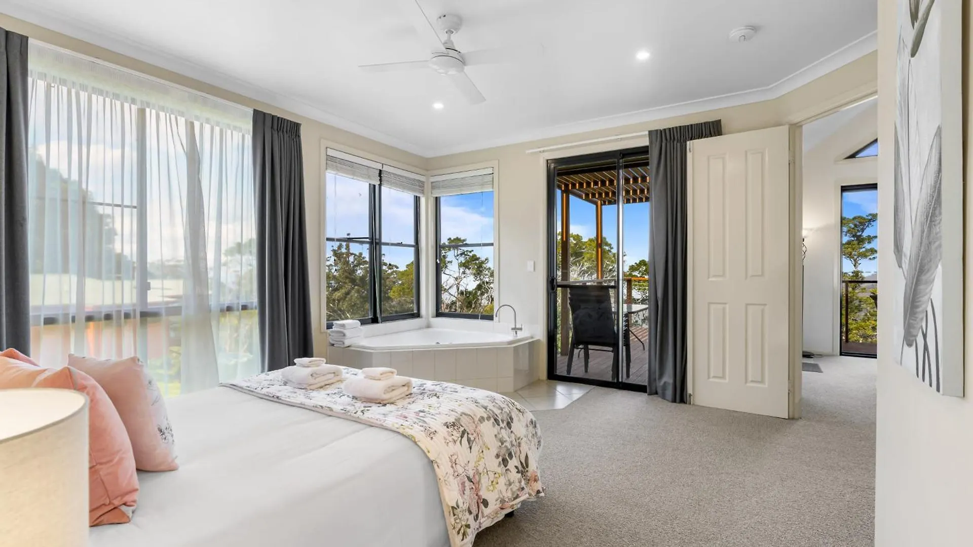 Stella Luna - Luxury Chalet 1 Bedroom Ravensbourne Australia